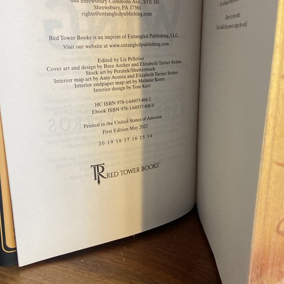 Fourth Wing by Rebecca Yarros Hardcover - Picture 7 of 7